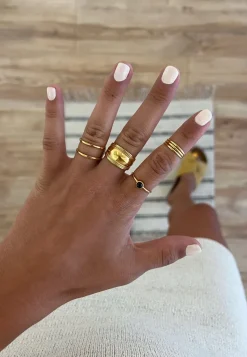 ANILLO MALINI ÓNIX BAÑADO EN ORO