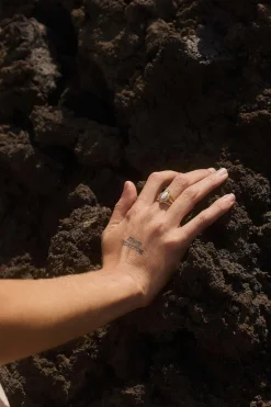 ANILLO UPADESA BAÑADO EN ORO