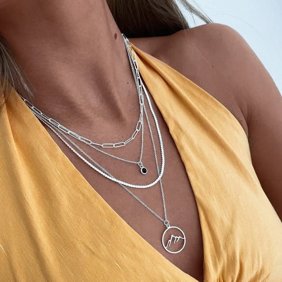 COLLAR EDHA CIRCONITA NEGRA