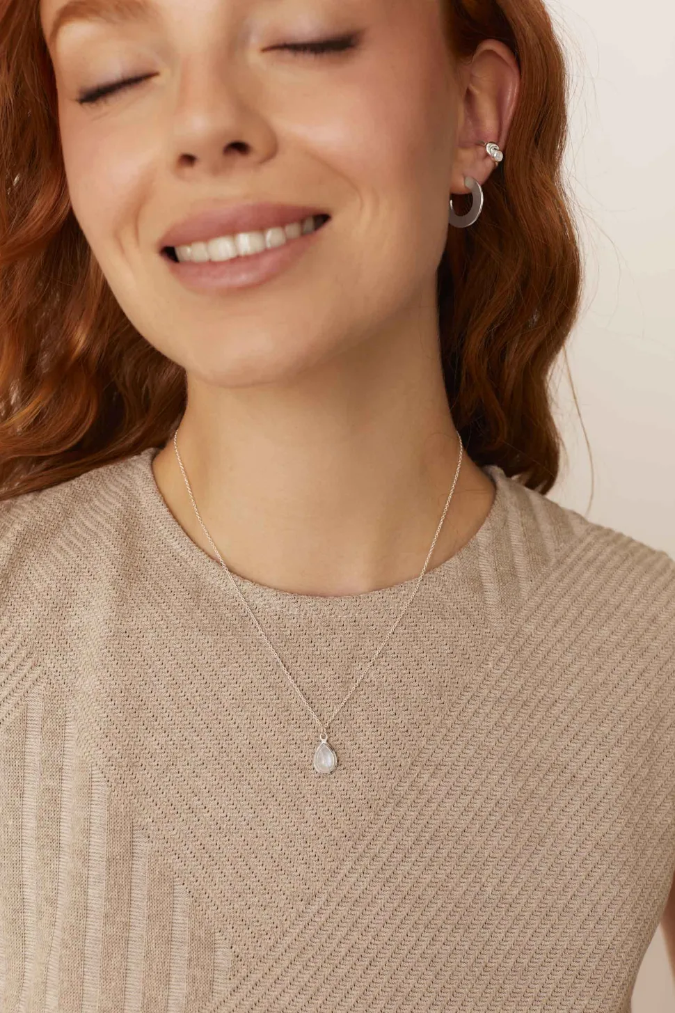 COLLAR RAKA PIEDRA LUNA