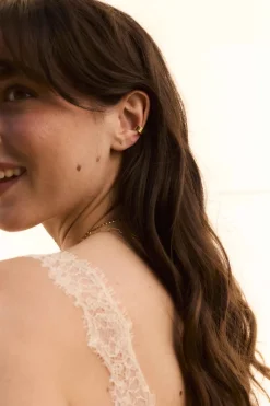 EAR CUFF KANEE BAÑADO EN ORO