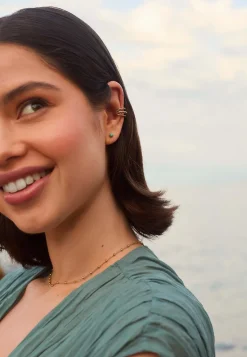 EAR CUFF NULKAL BAÑADO EN ORO
