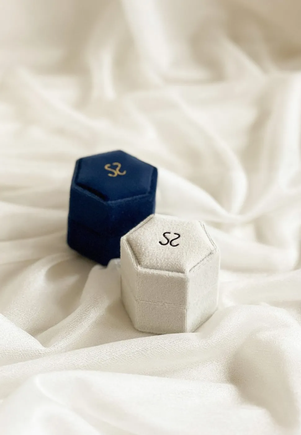 ESTUCHE AISVARYA AZUL