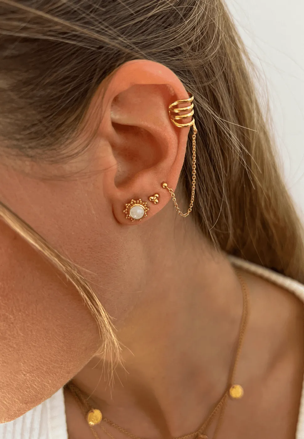 PENDIENTES ISHAAN PIEDRA LUNA BAÑADOS EN ORO