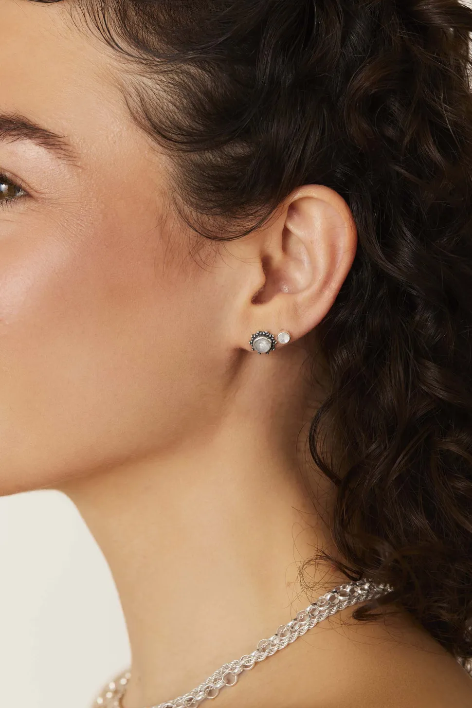 PENDIENTES ISHAAN PIEDRA LUNA