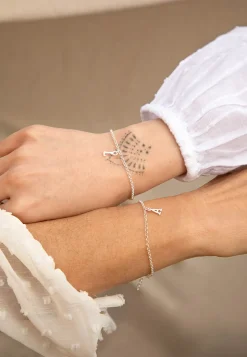 PULSERA ADAMYA LETRA